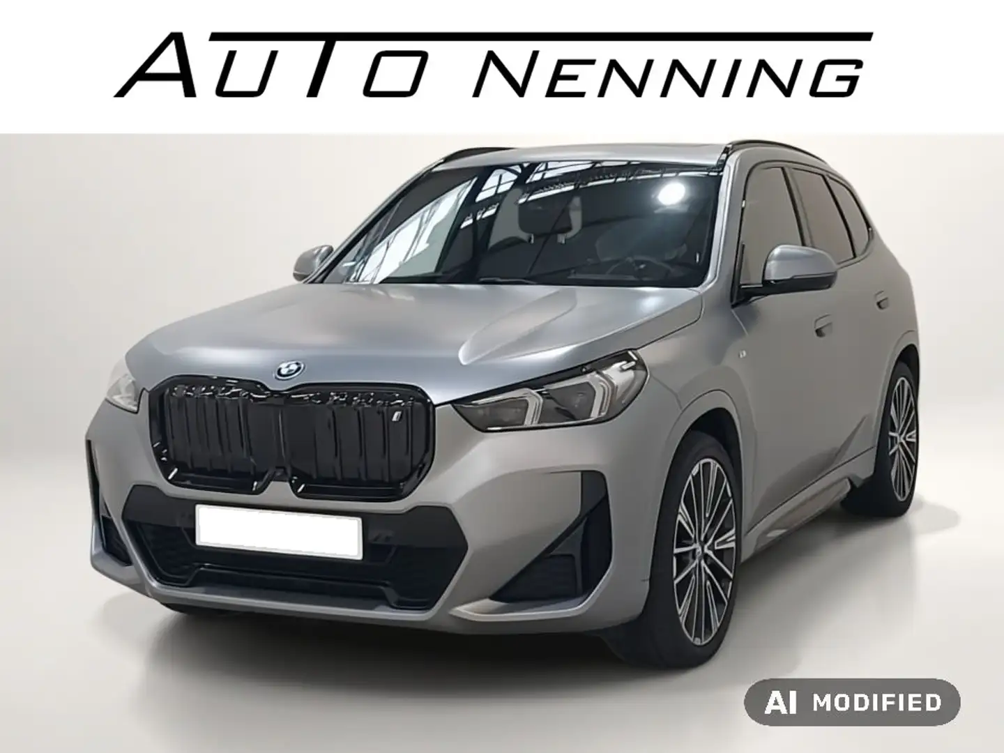 BMW iX1 30 xDrive M Sport AHK ACC PANO 20" SOH 96,8% Grau - 1