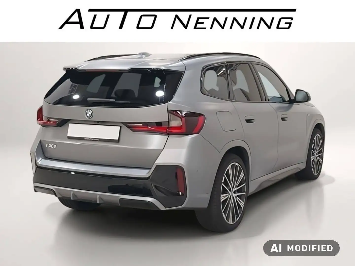 BMW iX1 30 xDrive M Sport AHK ACC PANO 20" SOH 96,8% Grau - 2
