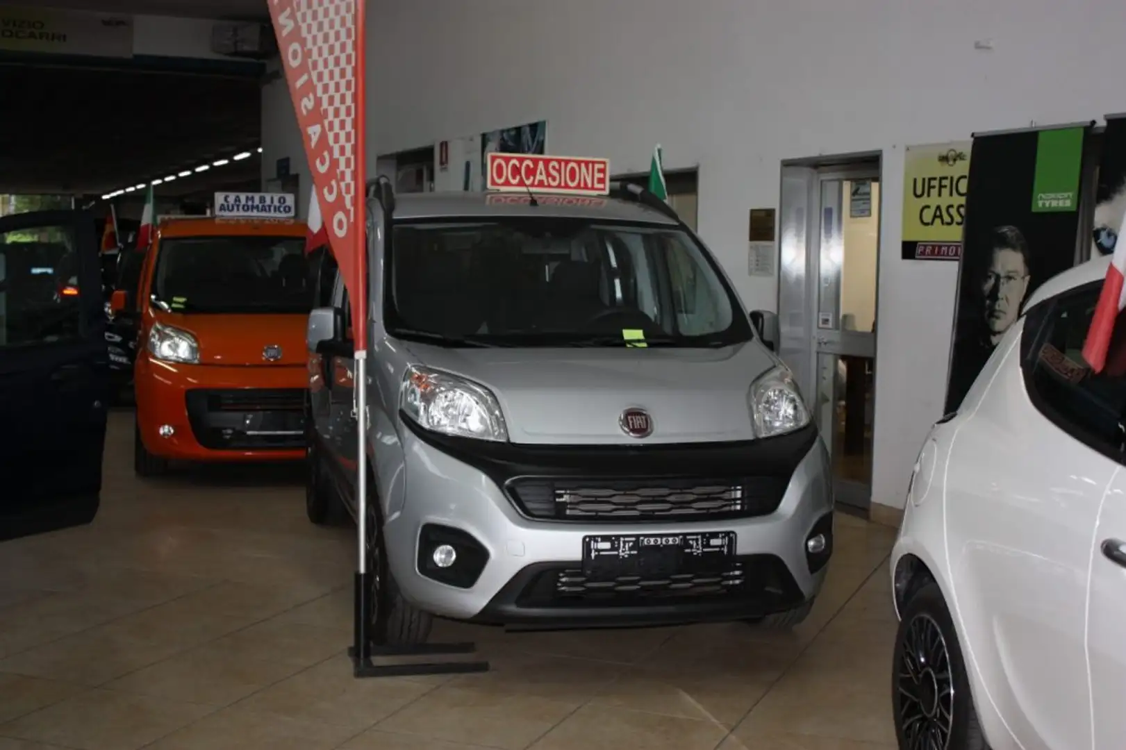 Fiat Qubo 1.4 GPL 77 CV Lounge PRONTA CONSEGNA Argintiu - 2