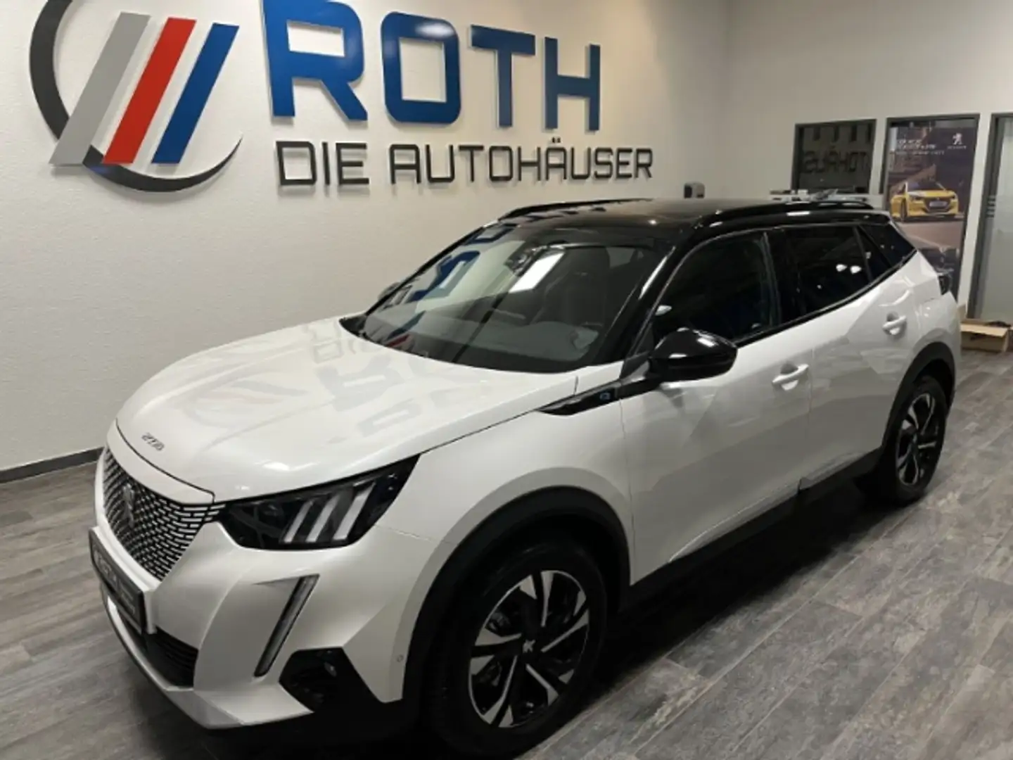 Peugeot 2008 e- Elektro GT Weiß - 1