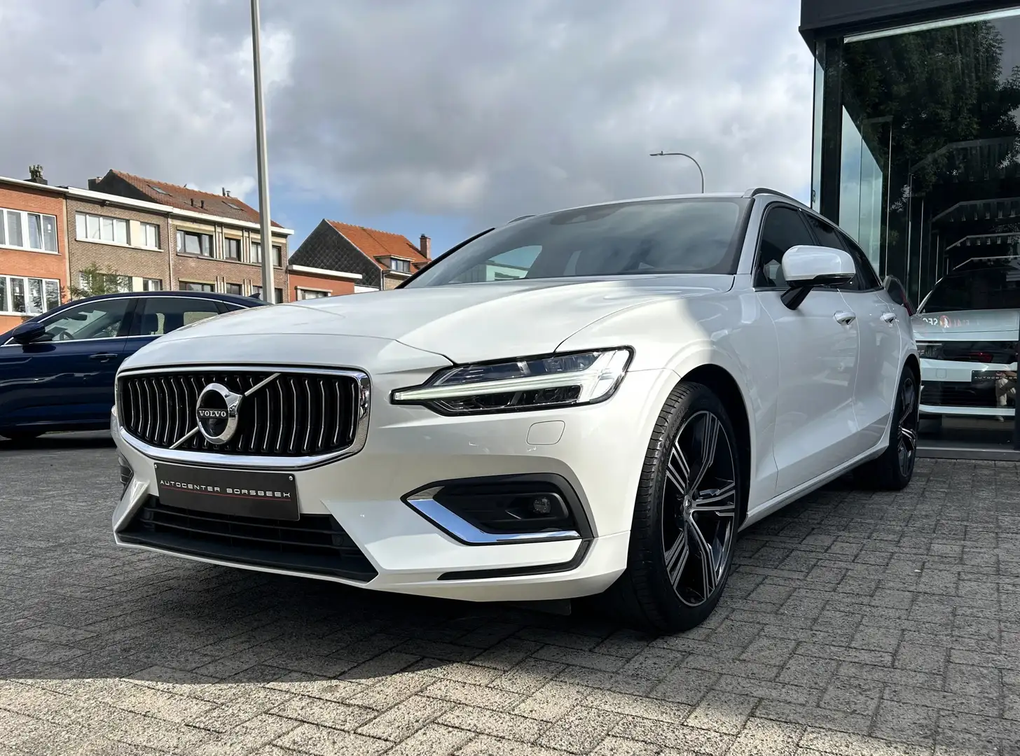 Volvo V60 B5 Mild-Hybrid - 253 PK Blanco - 1