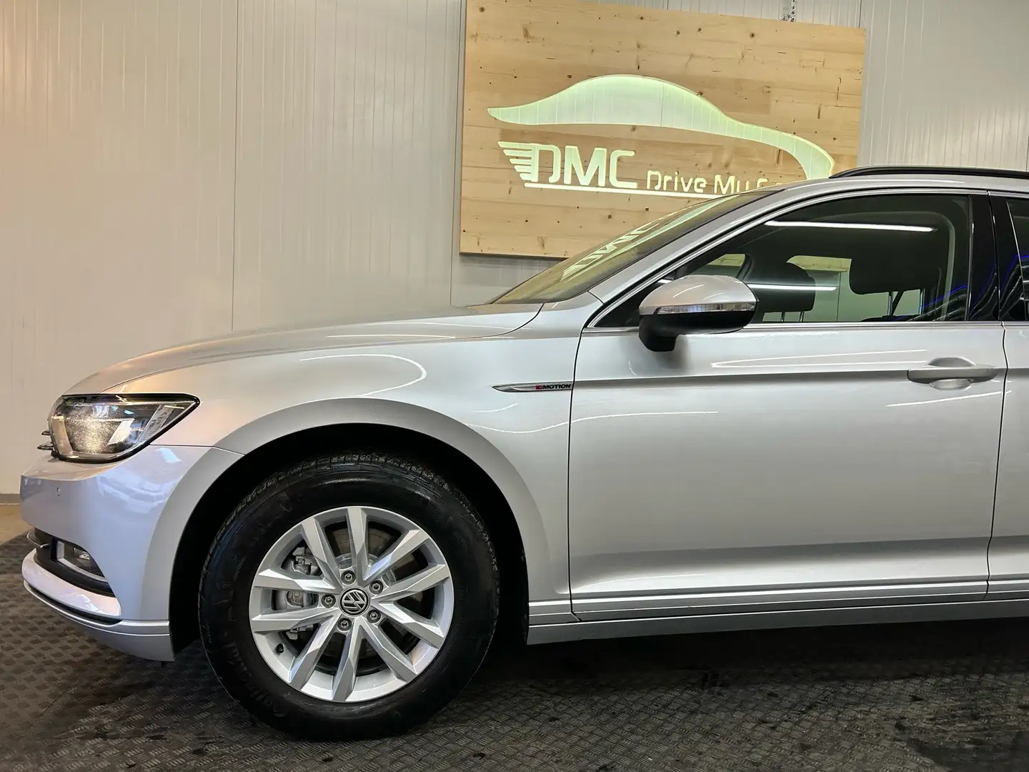 Volkswagen Passat Variant SCR Comfortline 2,0 TDI 4Motion Silber - 2