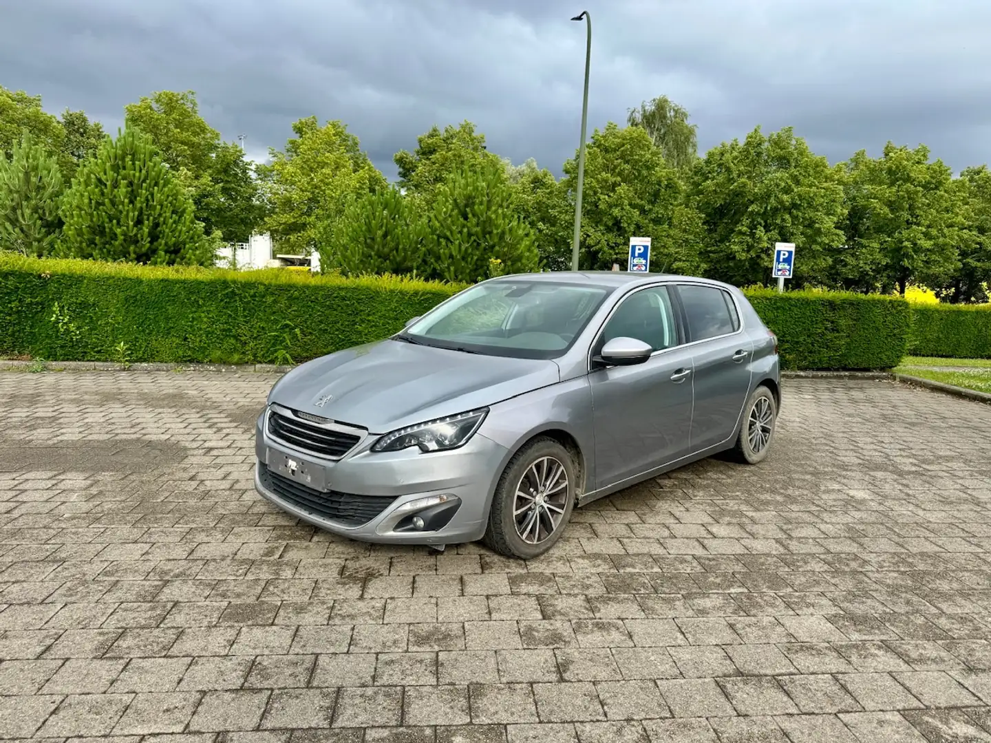 Peugeot 308 1.2 PureTech Active STT Grau - 1