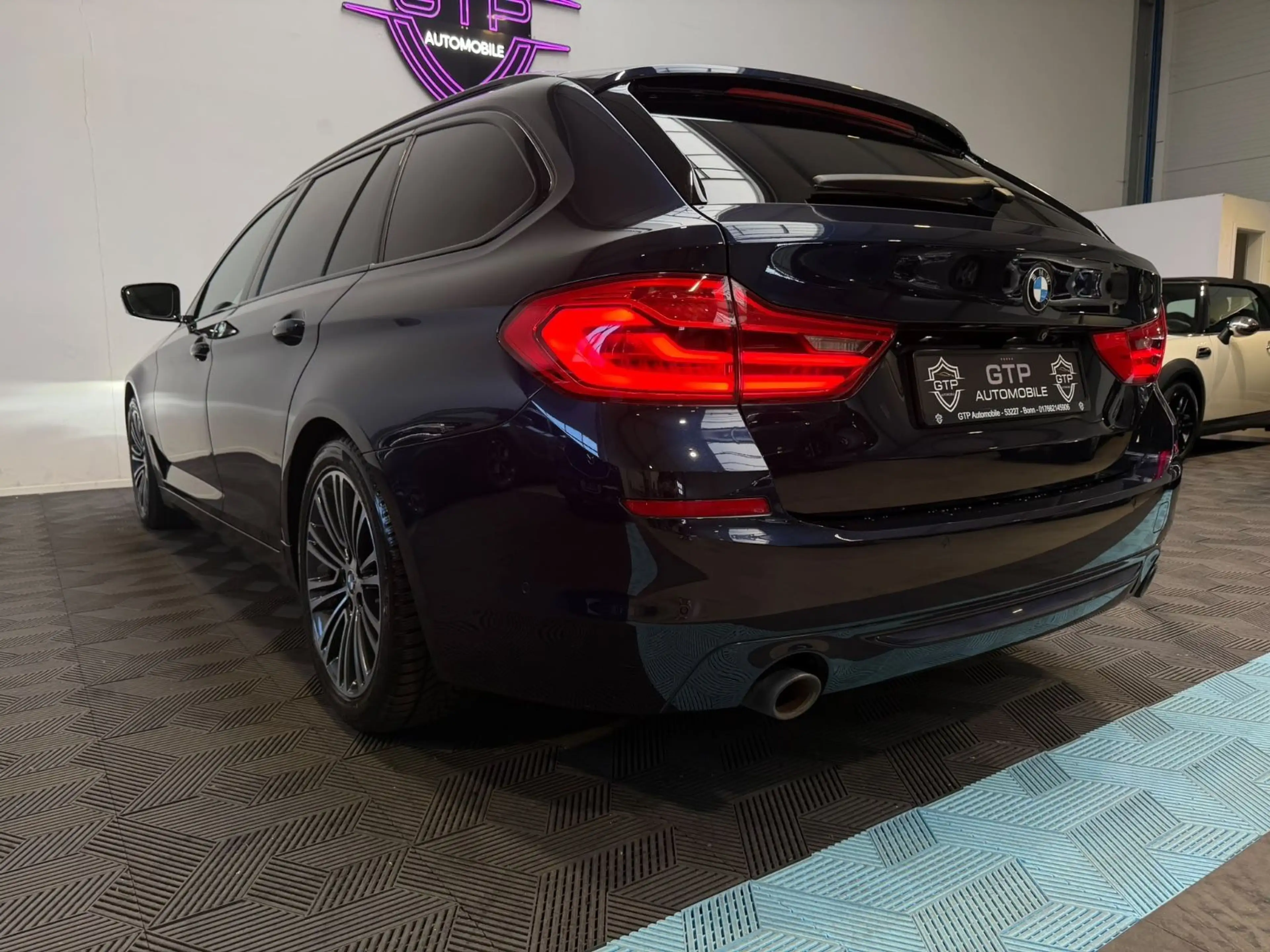 BMW 525 d 5 Touring *M-Sport*Pano*H&K*HUD*360Kam* — photo 10