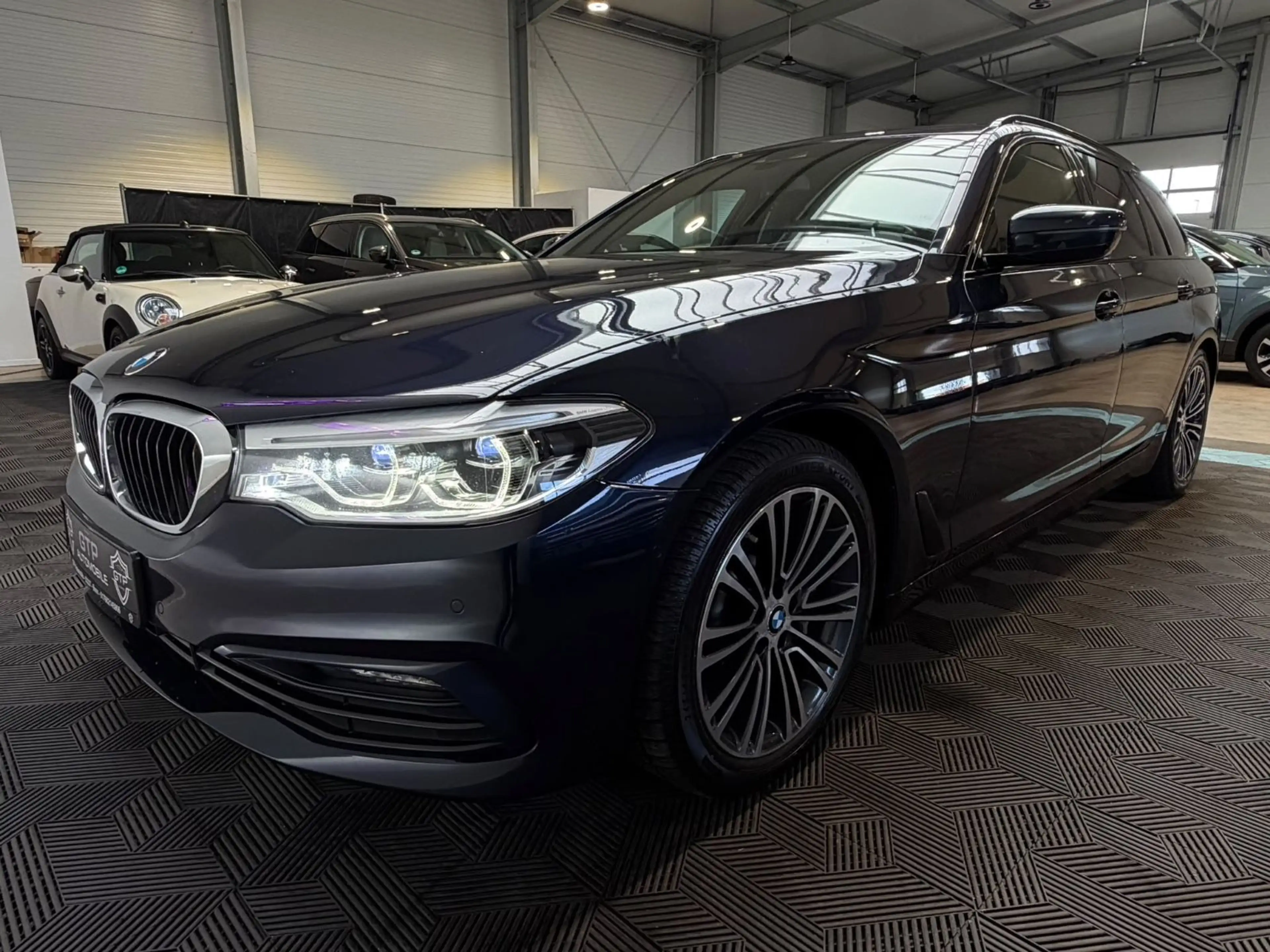 BMW 525 d 5 Touring *M-Sport*Pano*H&K*HUD*360Kam* — photo 8