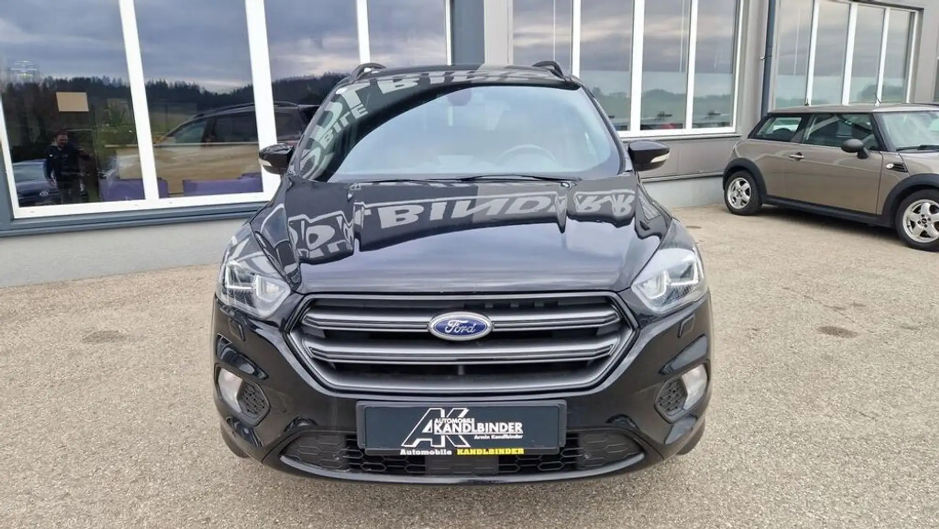 Ford Kuga ST-Line Schwarz - 2