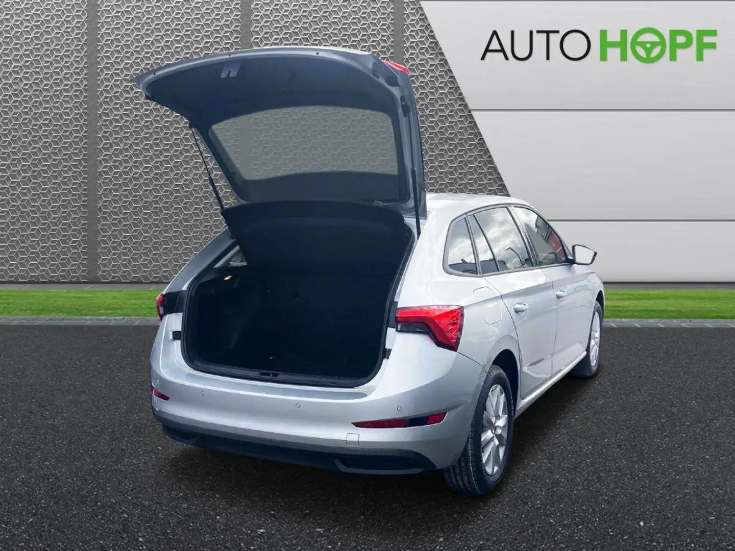 Skoda Scala 1.0 TSI DSG Ambition 81 kW (110 PS), Automatik Silber - 2