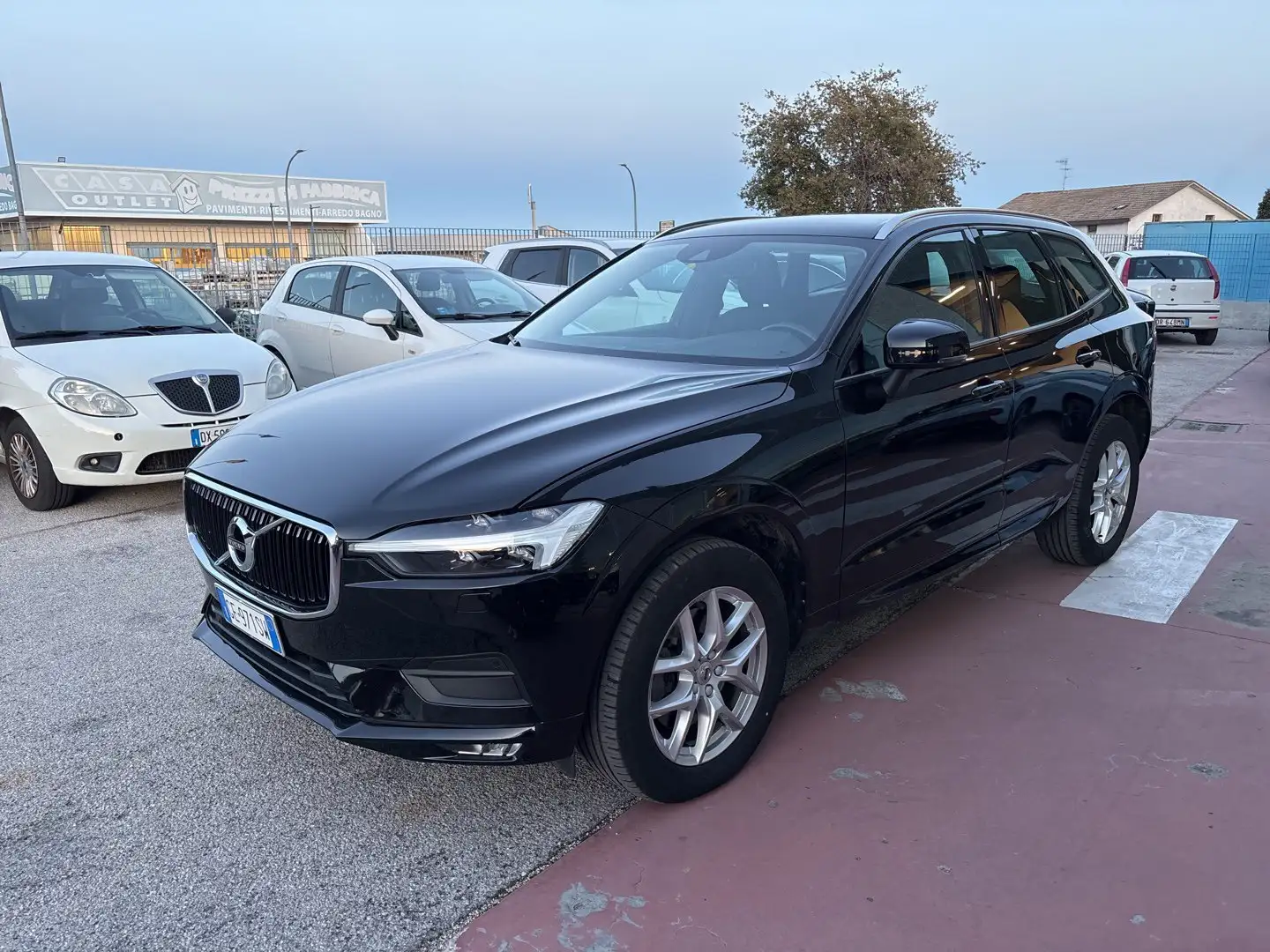 Volvo XC60 XC60 B4 D Business Plus AWD Nero - 1