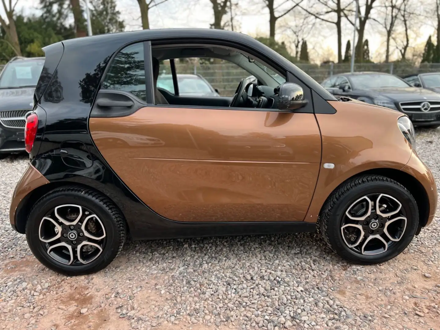 smart forTwo *NAVI*PASSION*SITZHEIZUNG*PANORAMA*AUTOMAT Brun - 2