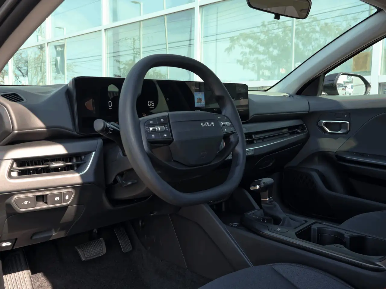 Kia K4 снимка Kia K4