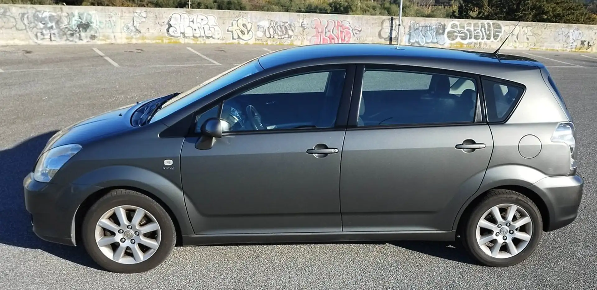 Toyota Corolla Verso 1.8 VVTi 16V SOL Сірий - 2