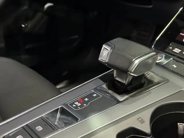 Audi A6 Avant view 26