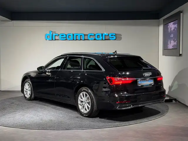 Audi A6 Avant view 3
