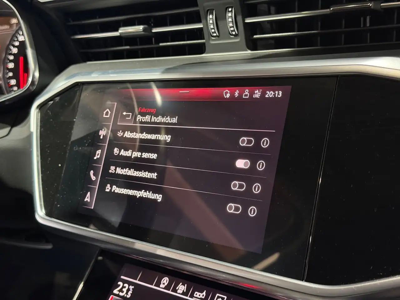 Audi A6 Avant 45 TDI quattro 8 Gang Automatik / Assistenz Bild 24