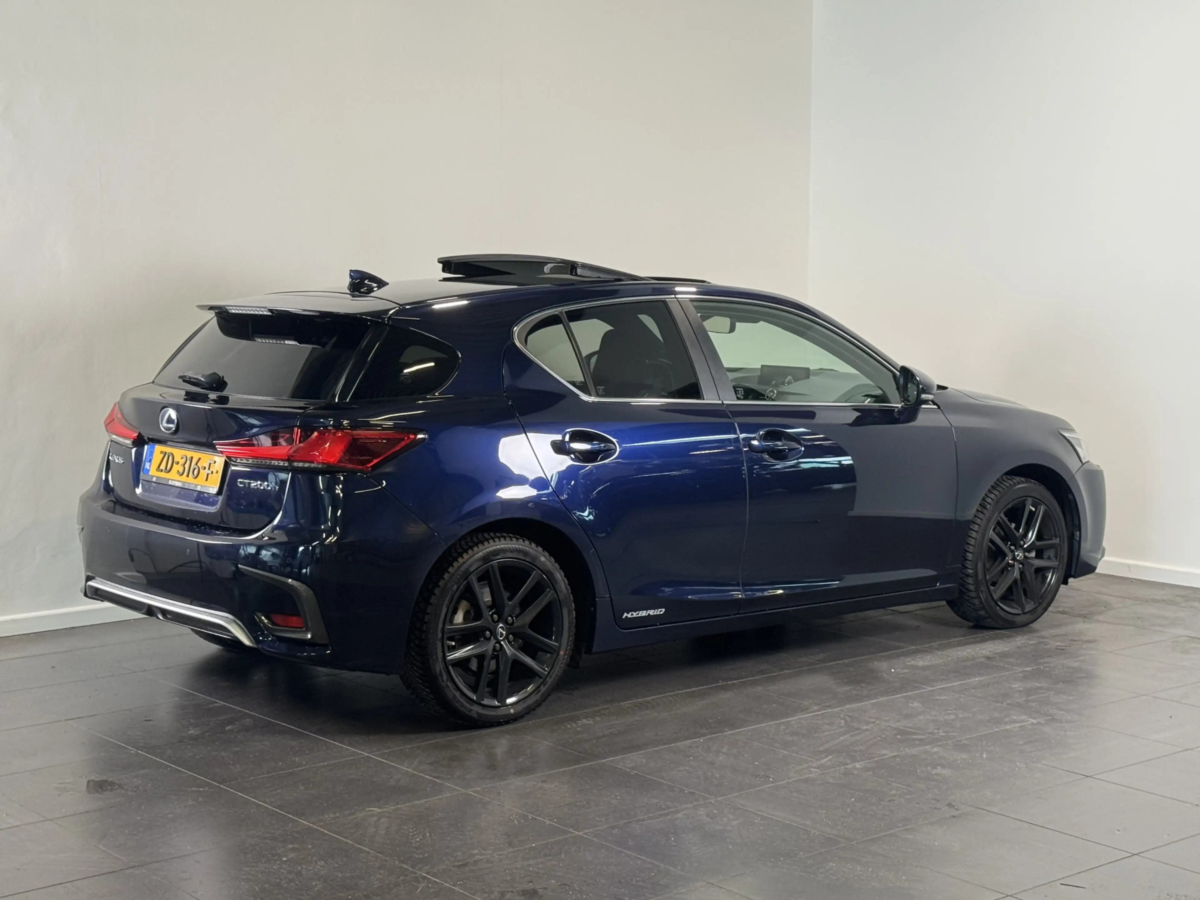 Lexus CT 200h Sport Edition | Schuif Kanteldak | — photo 9
