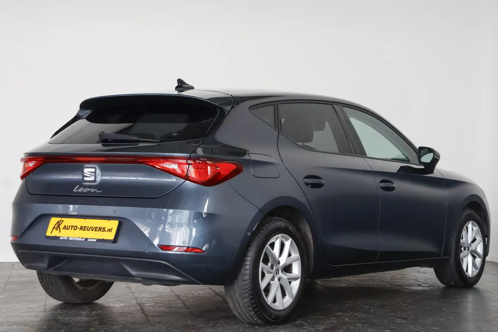 SEAT Leon 1.0 TSI Style / Navi / Cruise / CarPlay / DAB / LE Gris - 2