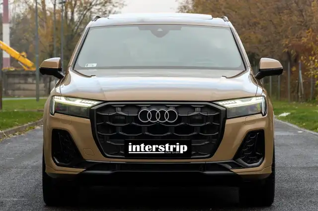 Audi Q7 view 2
