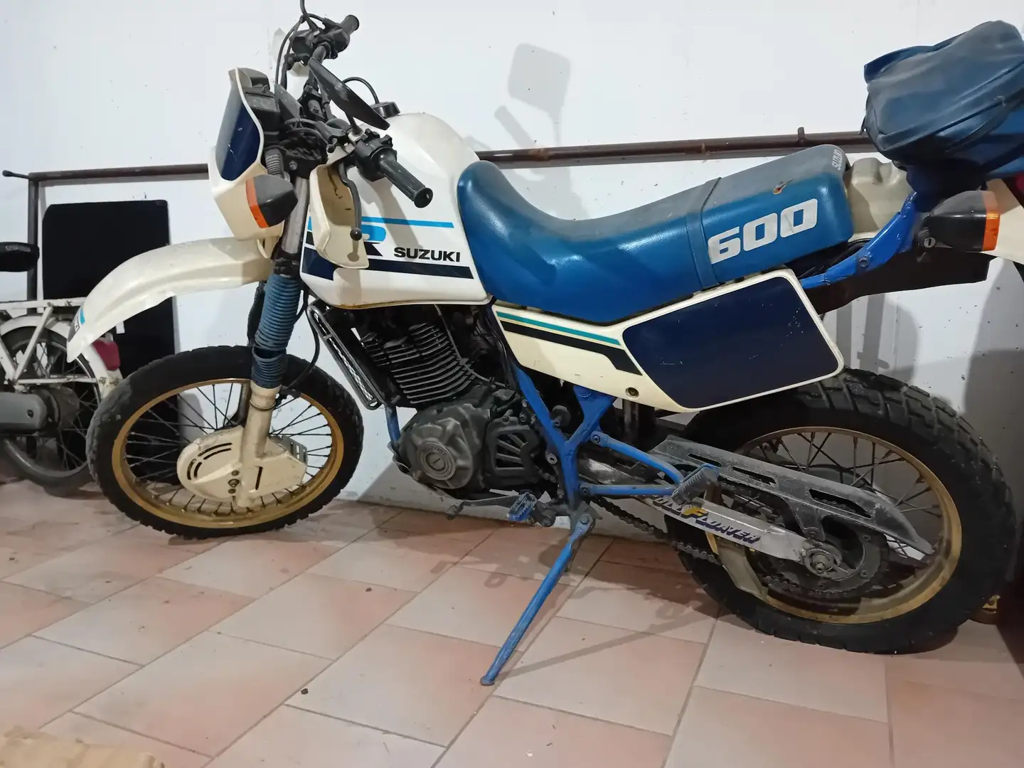 Suzuki DR 600 SN41A Fehér - 1