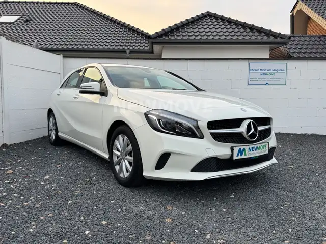 Mercedes-Benz A 160 Style SHZ Kamera LED Navi USB Bluetooth