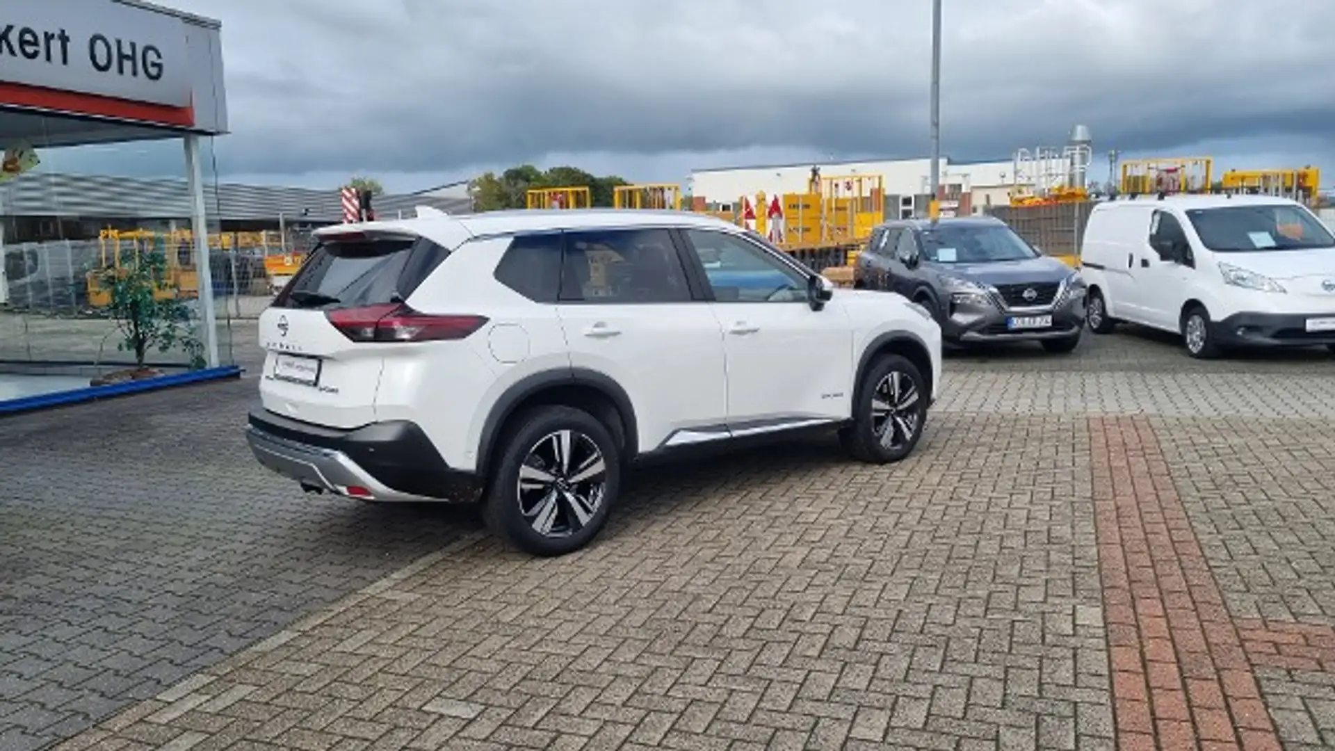 Nissan X-Trail E-POWER e-4orce Tekna AHK Weiß - 2