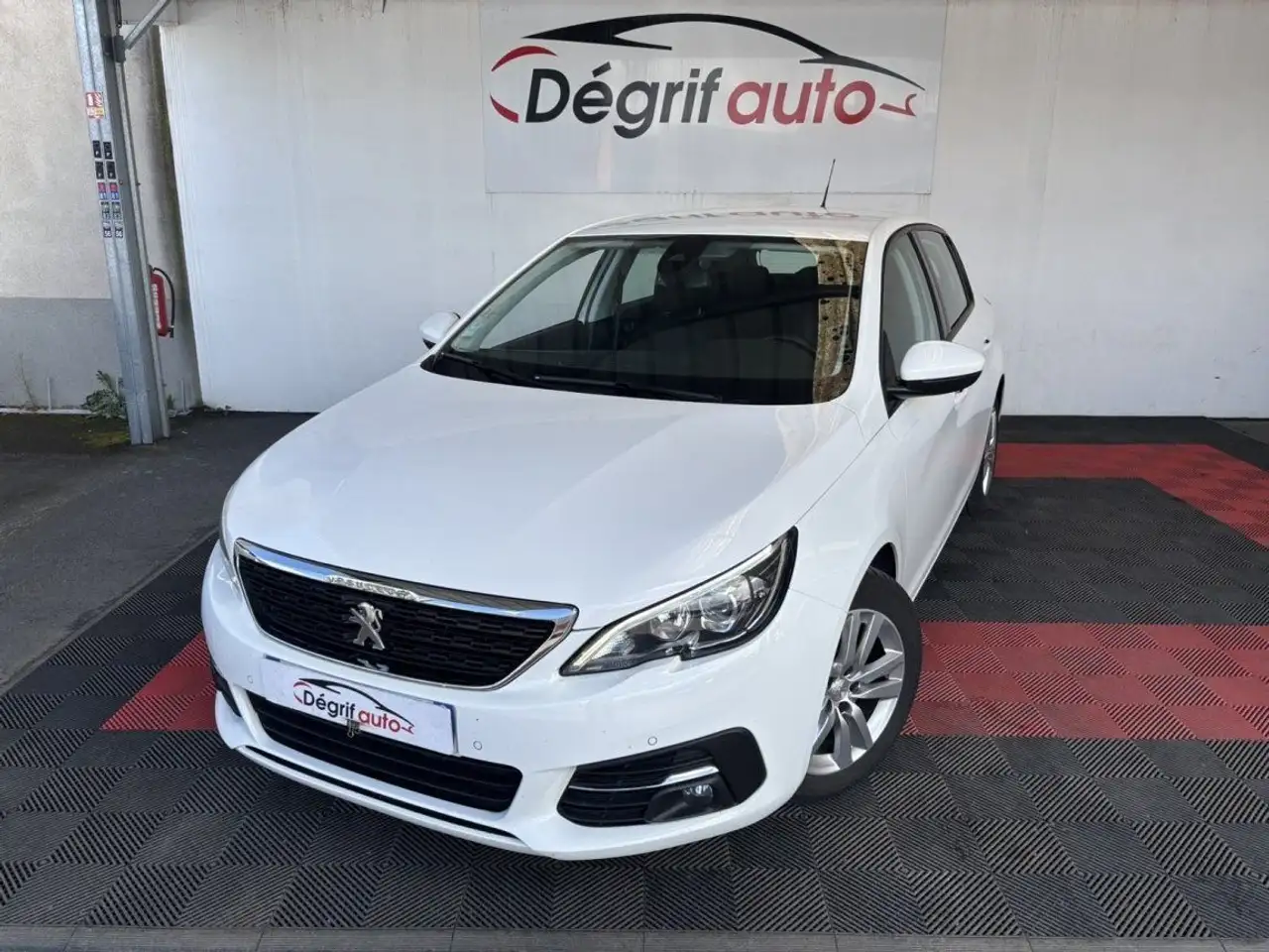 Peugeot 308 1.6 BlueHDi 100ch SetS BVM5 Allure