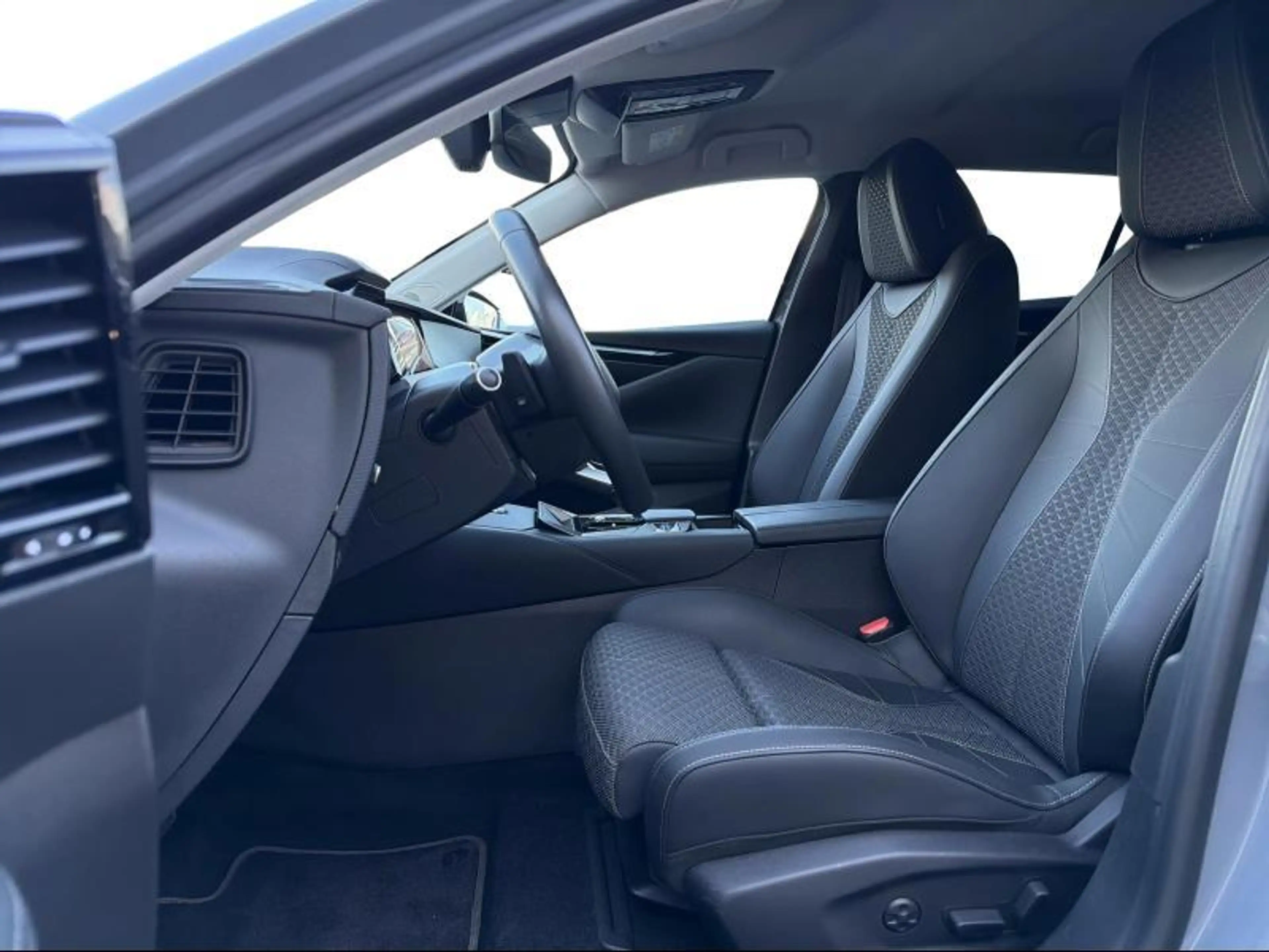 DS Automobiles DS 4 E-TENSE 215 PALLAS — photo 9