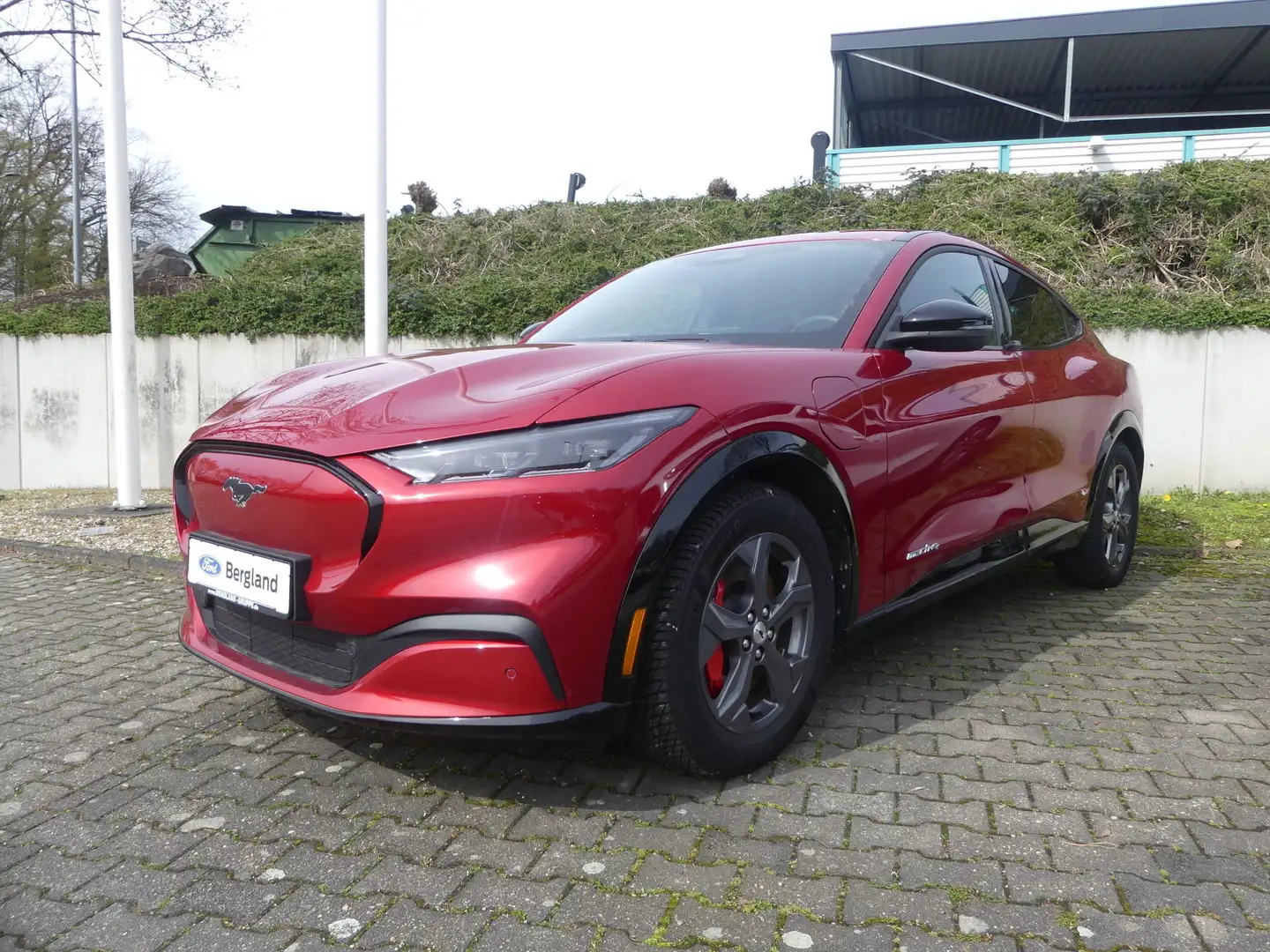 Ford Mustang Mach-E AWD Dual 269PS Rot - 1