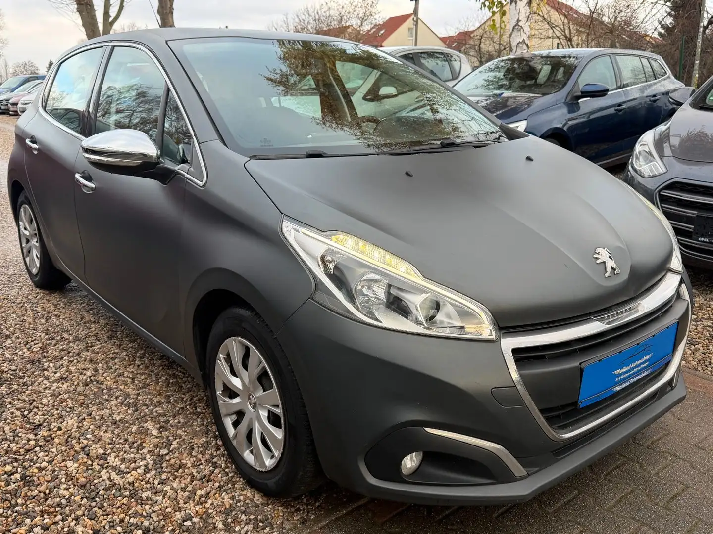 Peugeot 208 Active*Klima*PDC*Freispr*Temp*TÜV NEU Gris - 2
