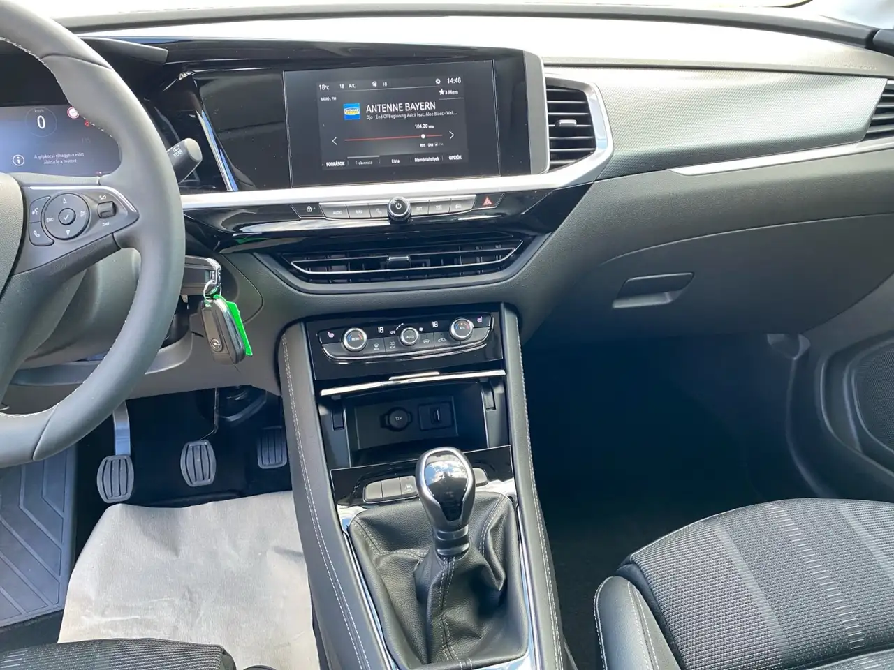 Opel Grandland 1.2 Turbo GS Line Klima Allwetterreifen — Vehicle gallery 13