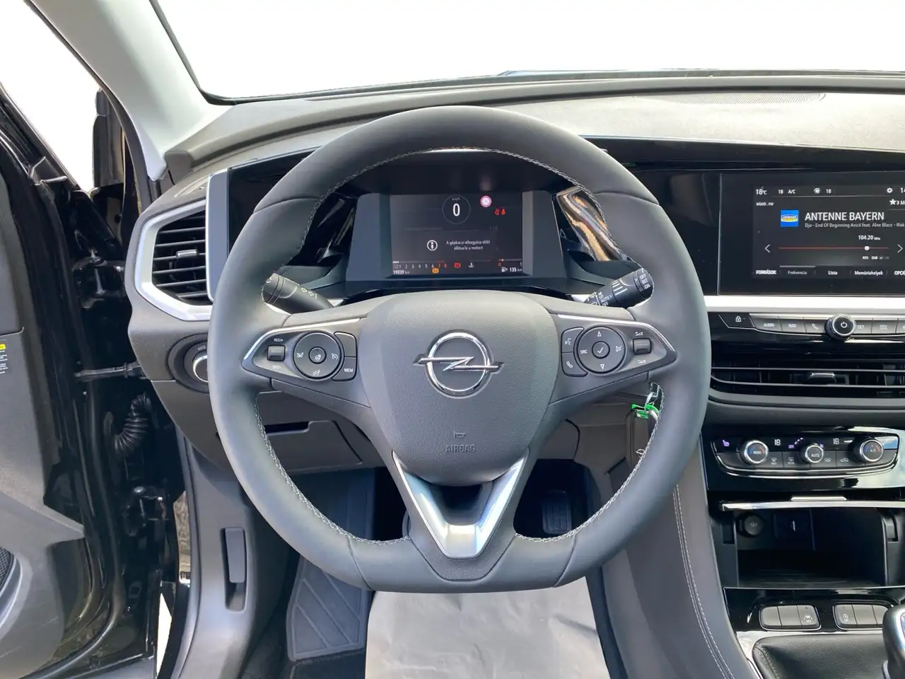 Opel Grandland 1.2 Turbo GS Line Klima Allwetterreifen — Vehicle gallery 14