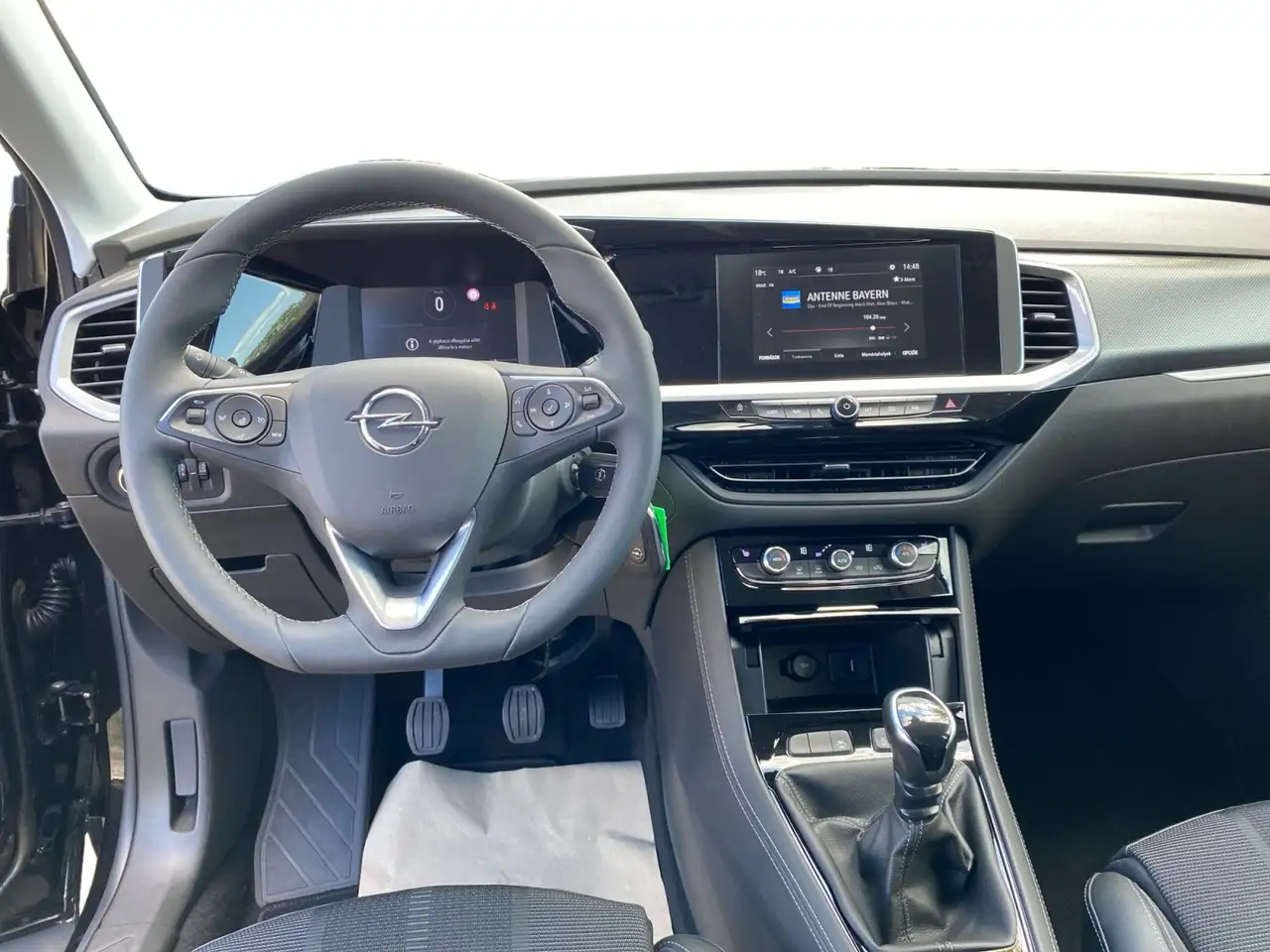 Opel Grandland 1.2 Turbo GS Line Klima Allwetterreifen — Vehicle gallery 12