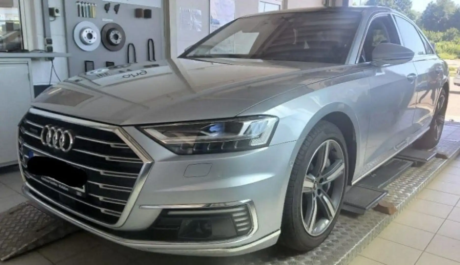 Audi A8 60 TFSI e quattro tiptronic e-tron HUD Assist Silber - 2