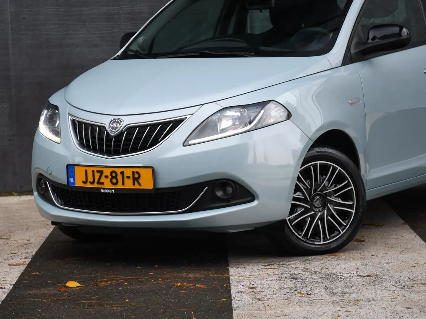 Lancia Ypsilon Gold 1.0 Mild-Hybrid 70pk 11.161 KM | DAB | ACHTER Bleu - 2