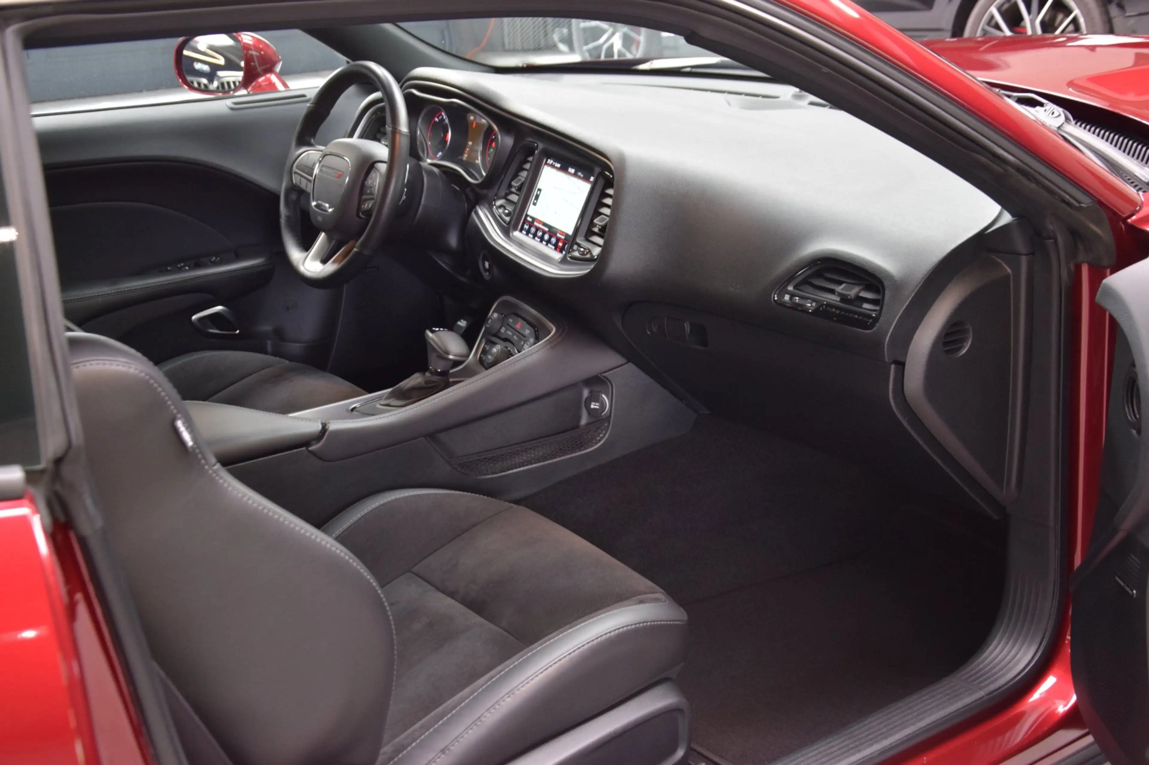 Dodge Challenger R/T SCAT PACK 6.4 ltr V8 492PK — photo 23
