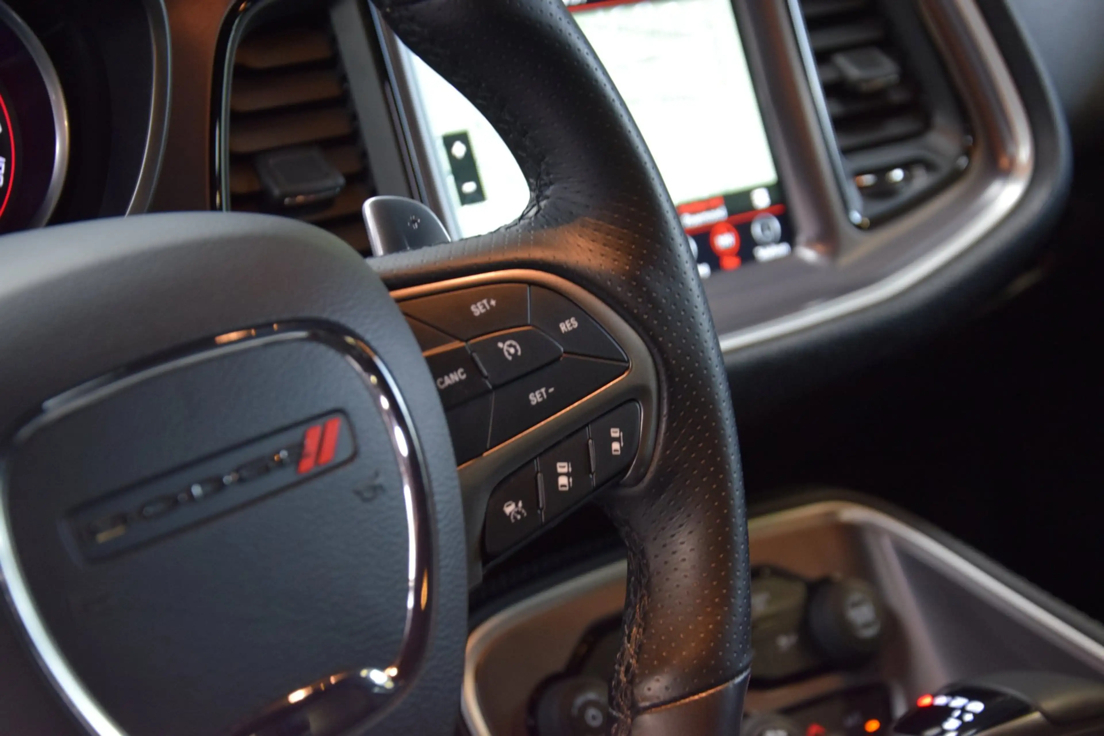 Dodge Challenger R/T SCAT PACK 6.4 ltr V8 492PK — photo 17