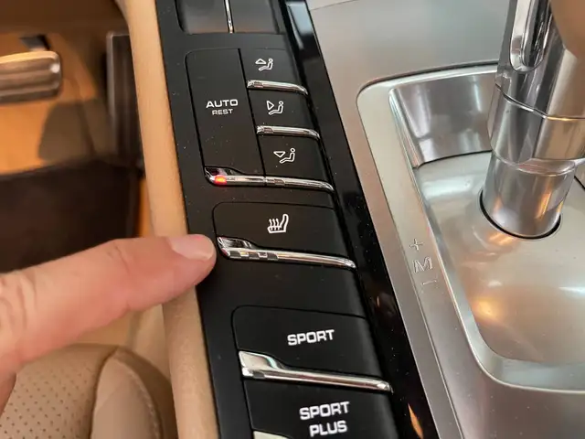 Porsche Panamera view 11