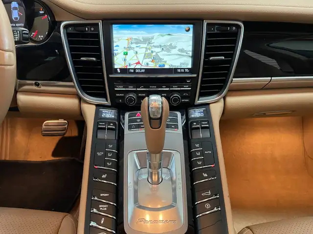 Porsche Panamera view 15