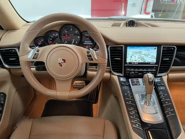 Porsche Panamera view 7
