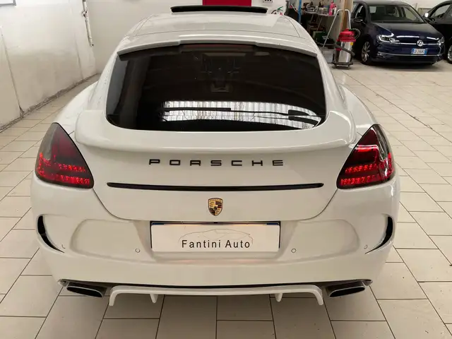Porsche Panamera view 4