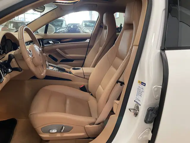 Porsche Panamera view 8