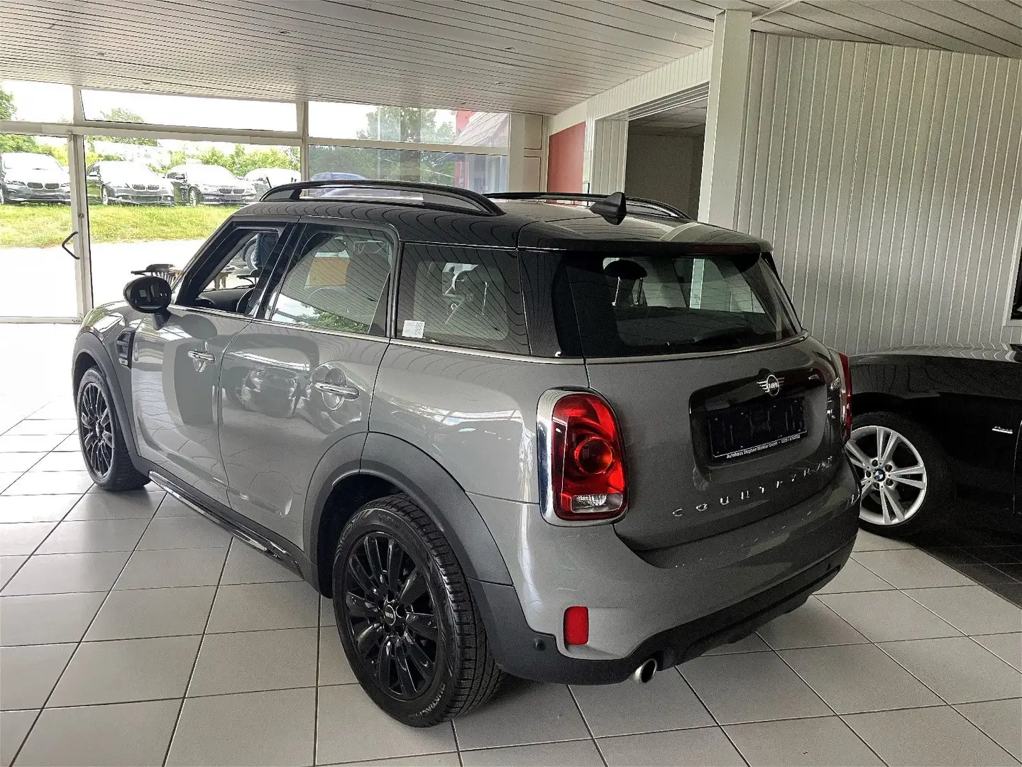 MINI Cooper Countryman Aut/LED/Navi+/Parkasst/Apple/Wireless Grijs - 2