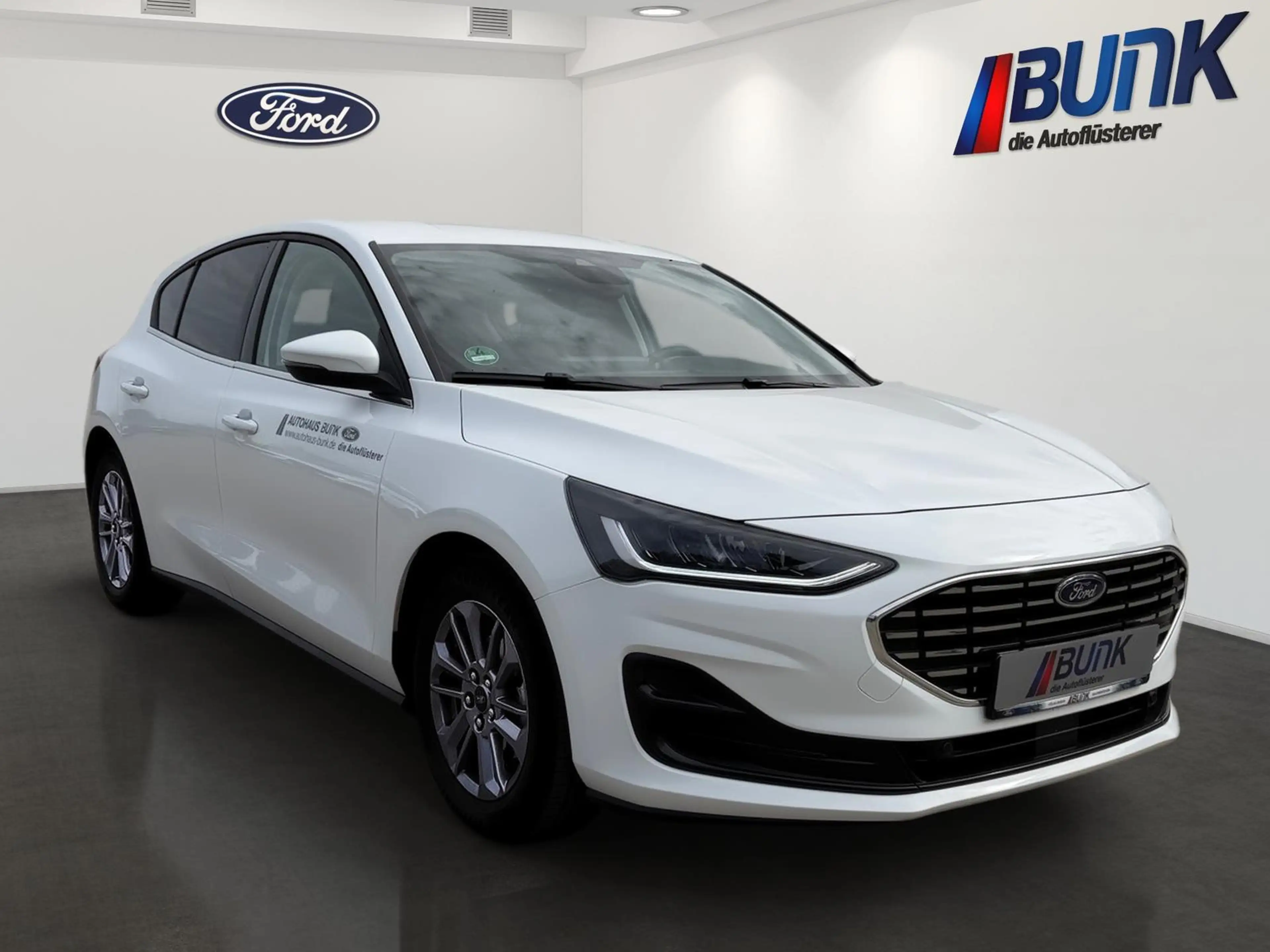 Ford Focus Titanium 1.0L / Fahrassistenz-System / LED — photo 2