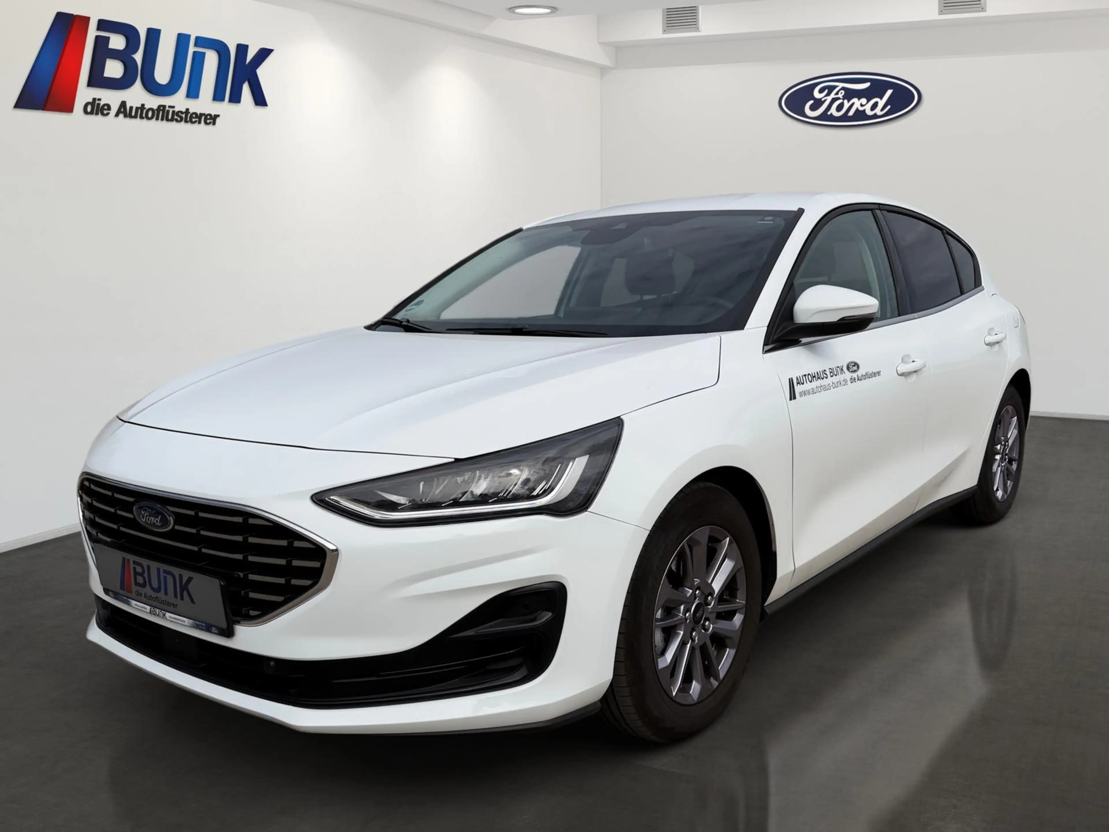 Ford Focus Titanium 1.0L / Fahrassistenz-System / LED