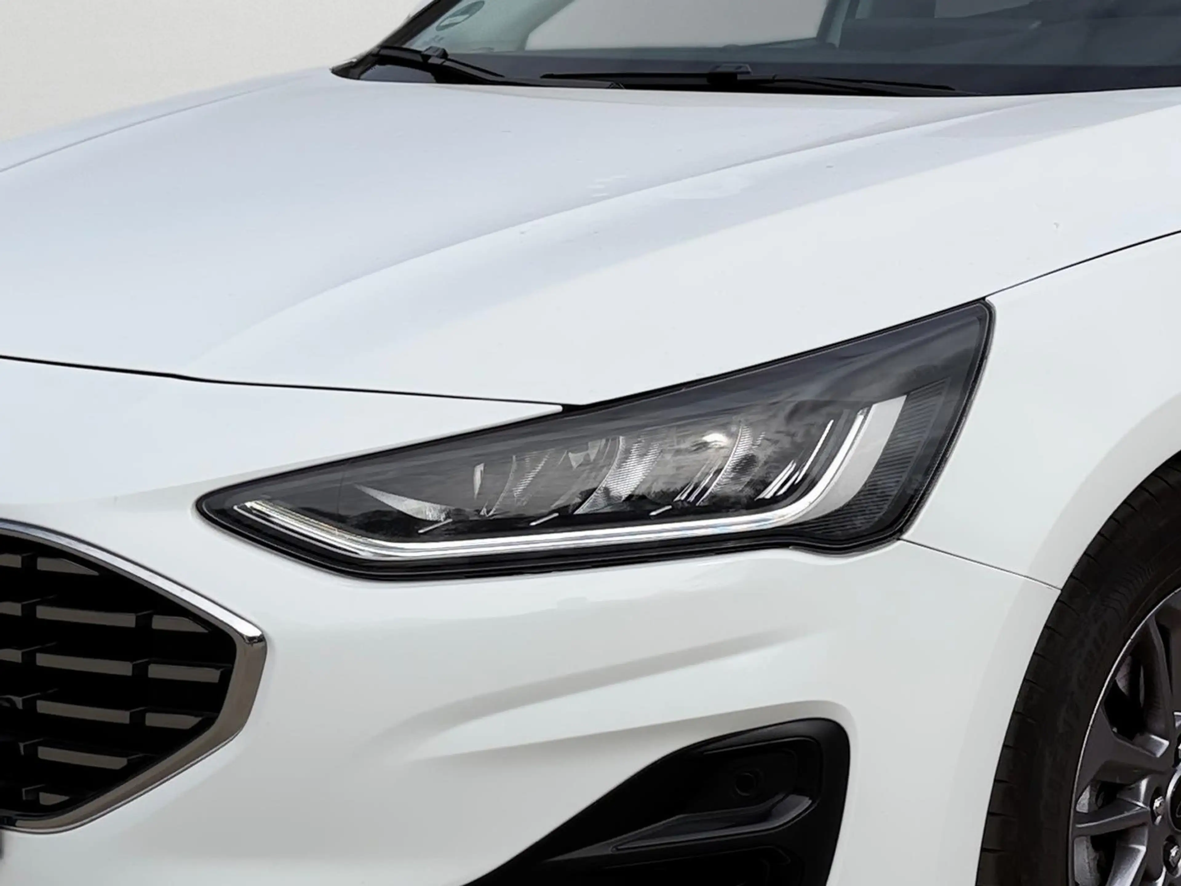 Ford Focus Titanium 1.0L / Fahrassistenz-System / LED — photo 5