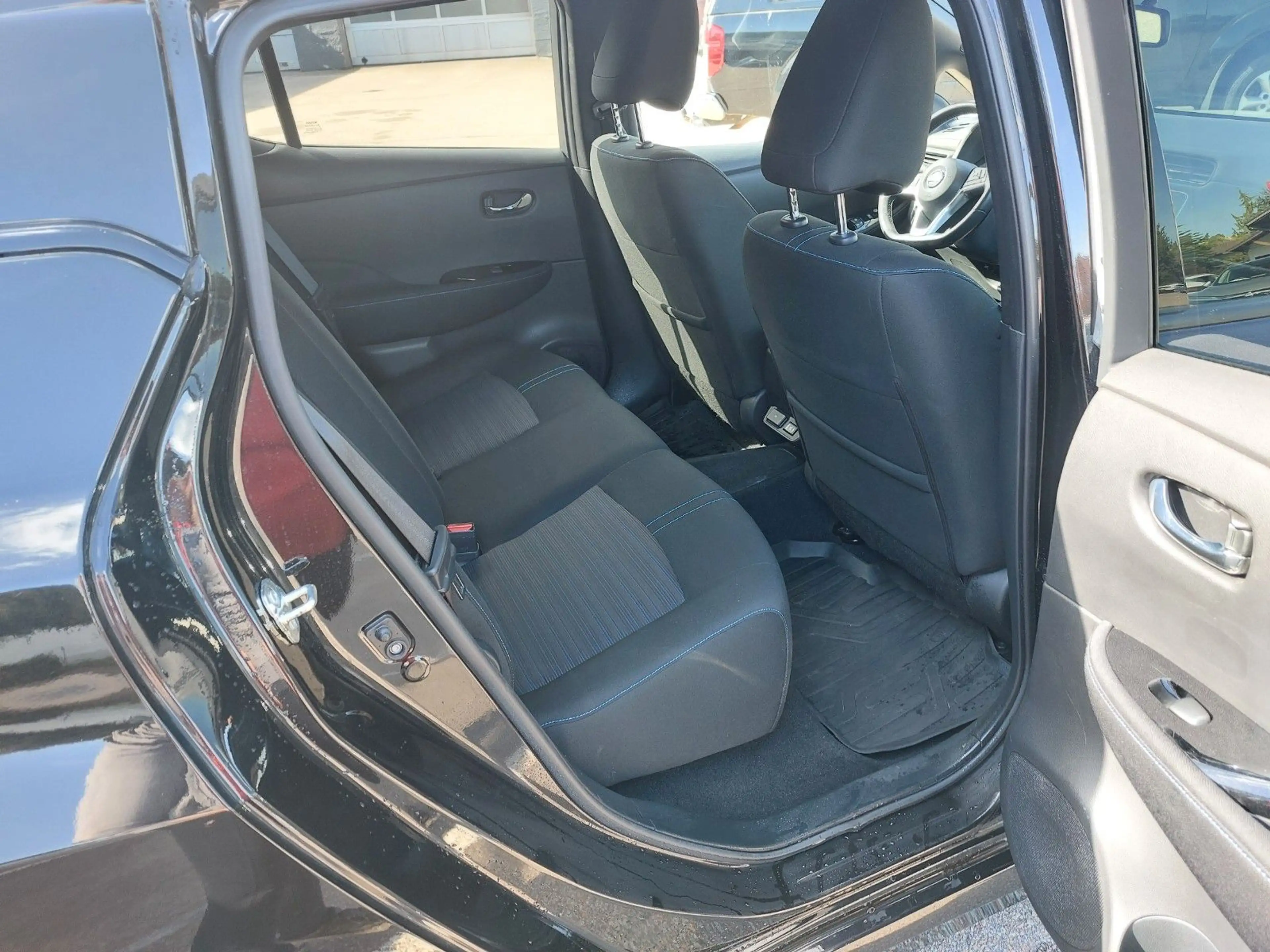 Nissan Leaf 62 KW/h e+ N-Connecta, Winter-Paket — photo 10