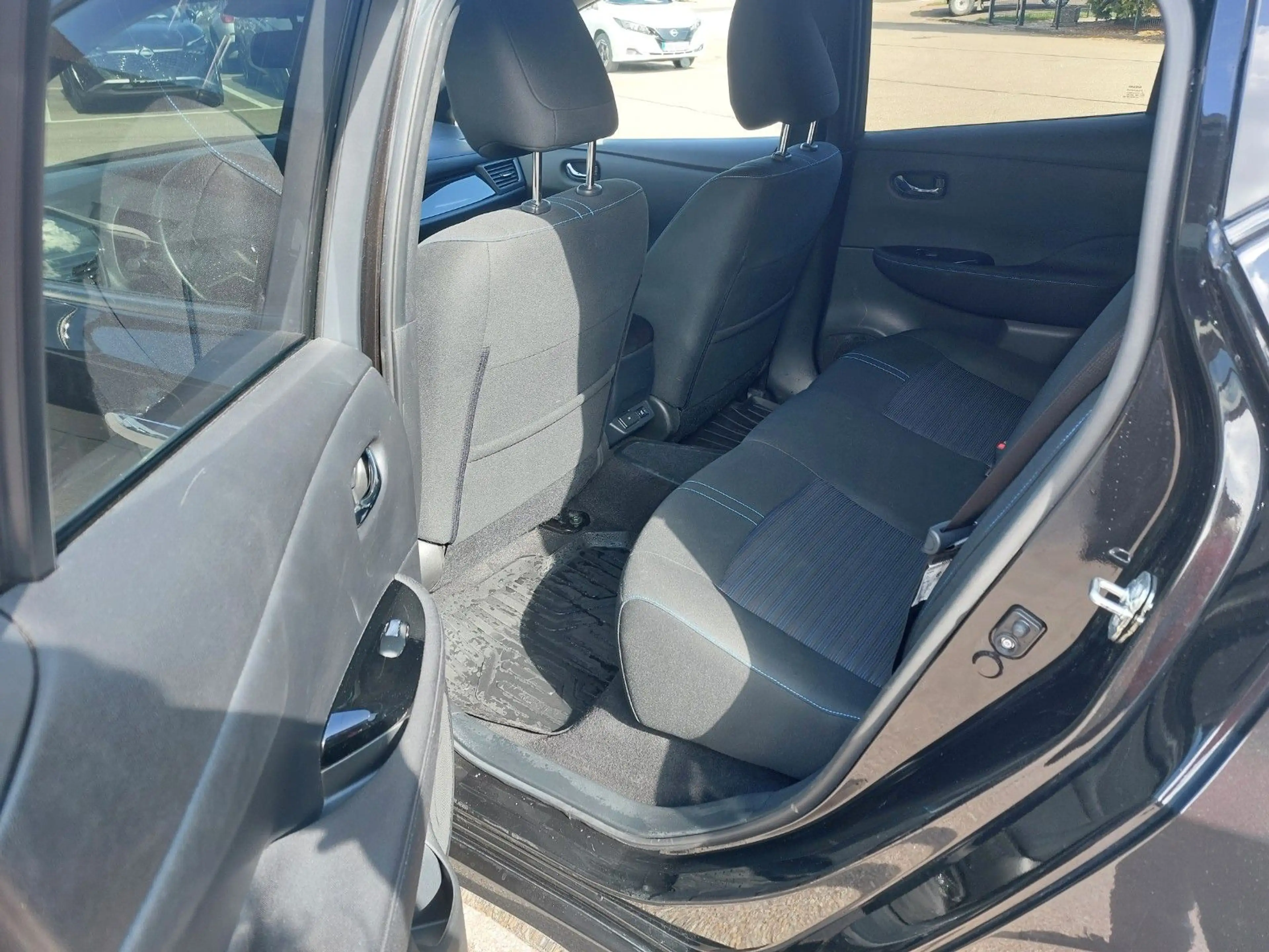 Nissan Leaf 62 KW/h e+ N-Connecta, Winter-Paket — photo 8