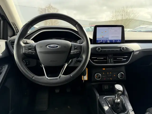 Ford Focus view 3