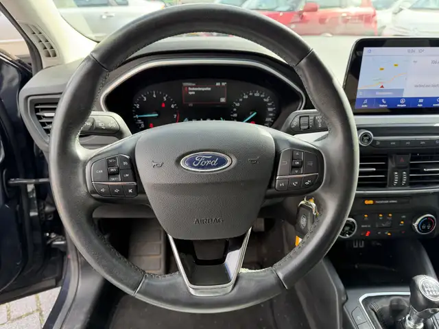 Ford Focus view 5