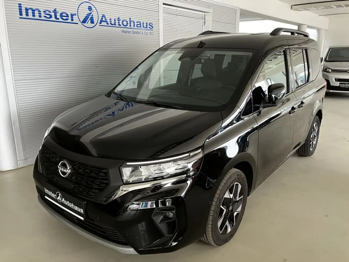 Nissan Townstar L1 DIG-T 130 Tekna 6MT Schwarz - 2