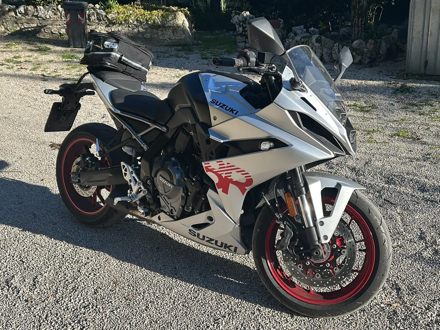 Suzuki GSX 8R Rojo - 1